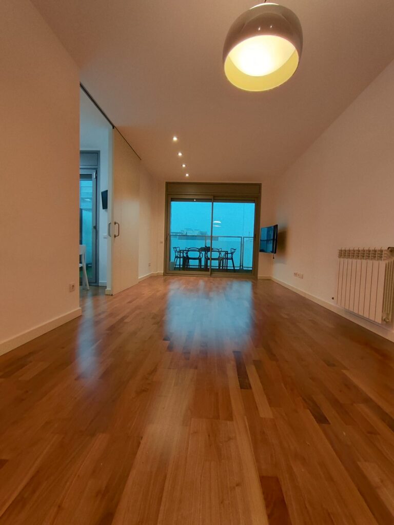 Salón recién pintado
